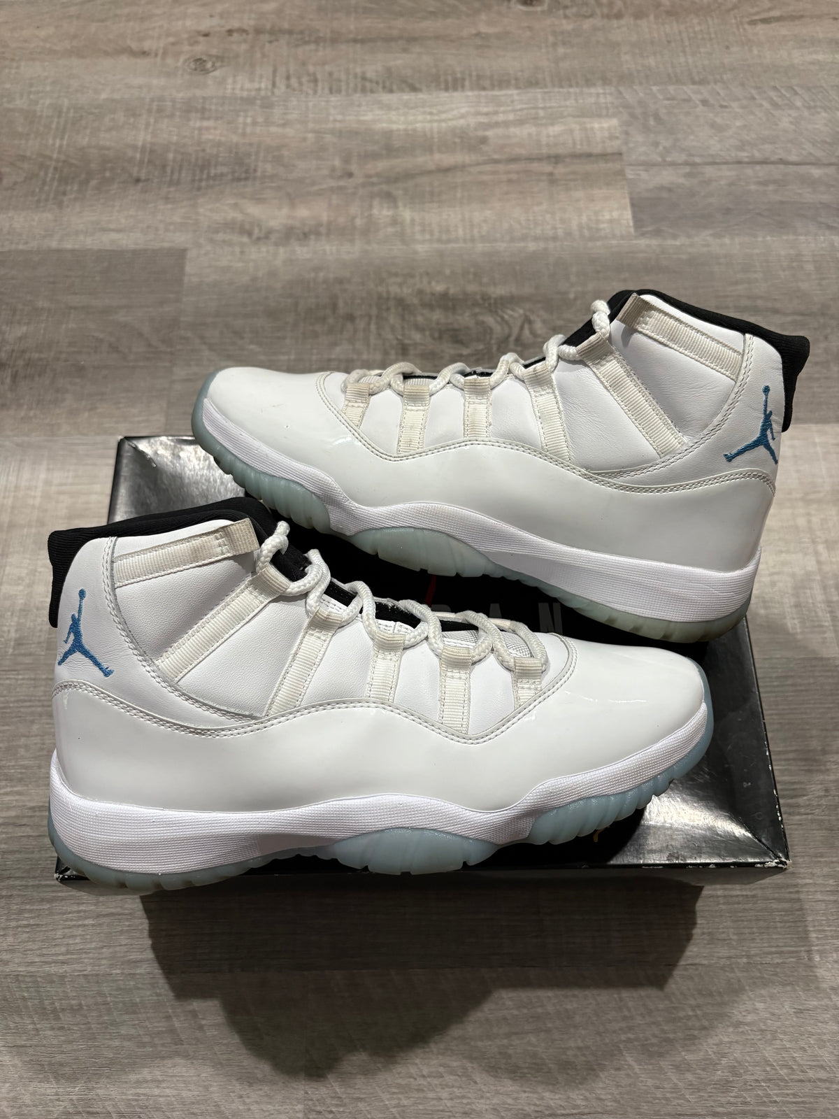 Jordan 11 Retro Legend Blue (2024)