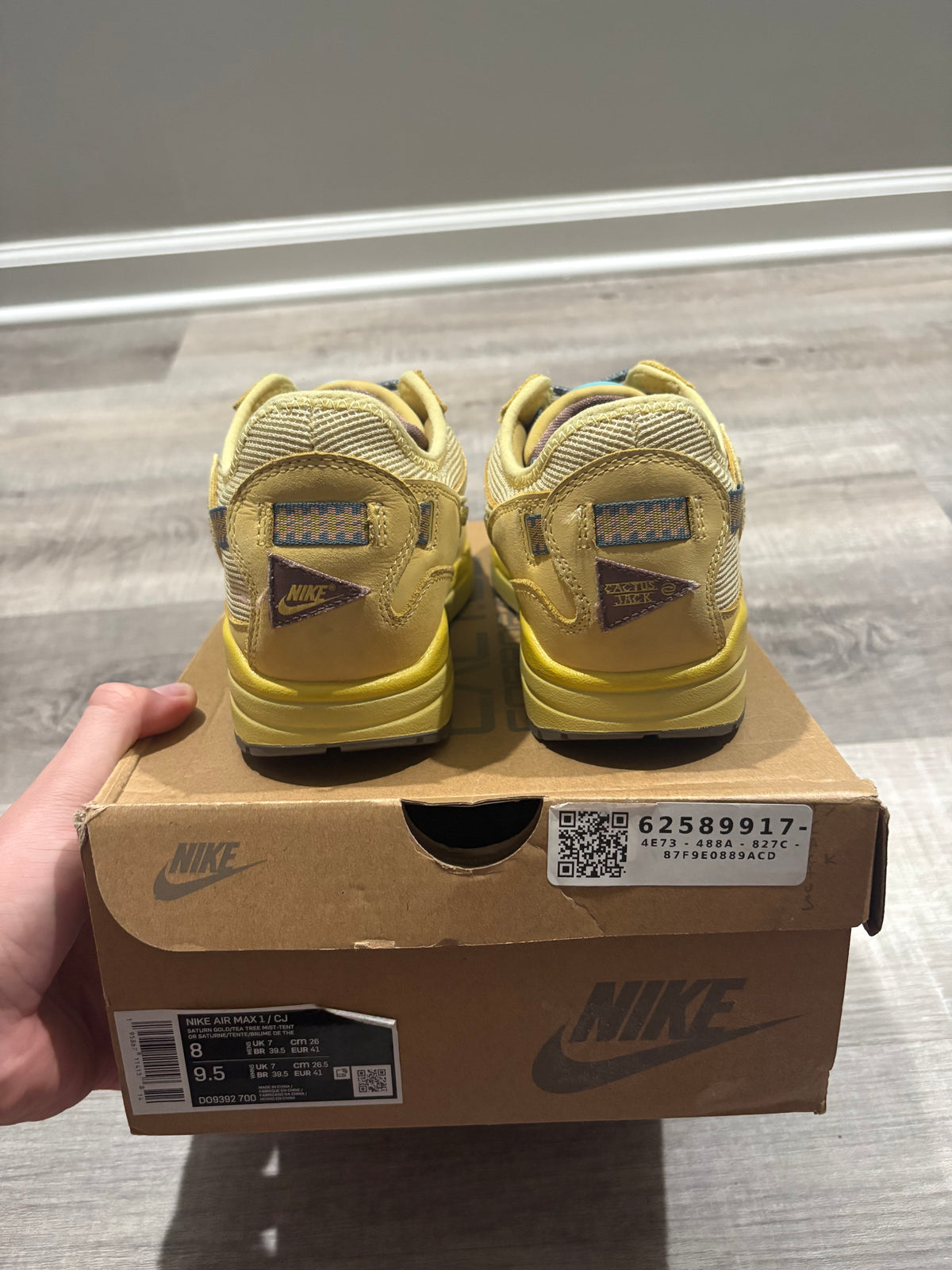 Nike Air Max 1 Travis Scott Cactus Jack Saturn Gold