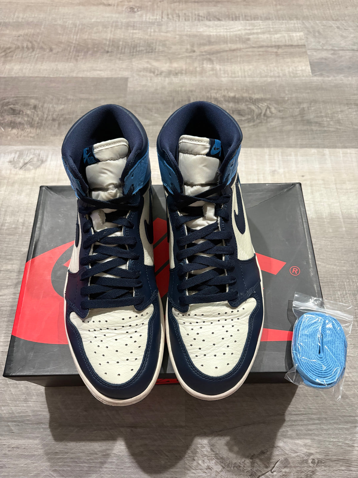 Jordan 1 Retro High Obsidian