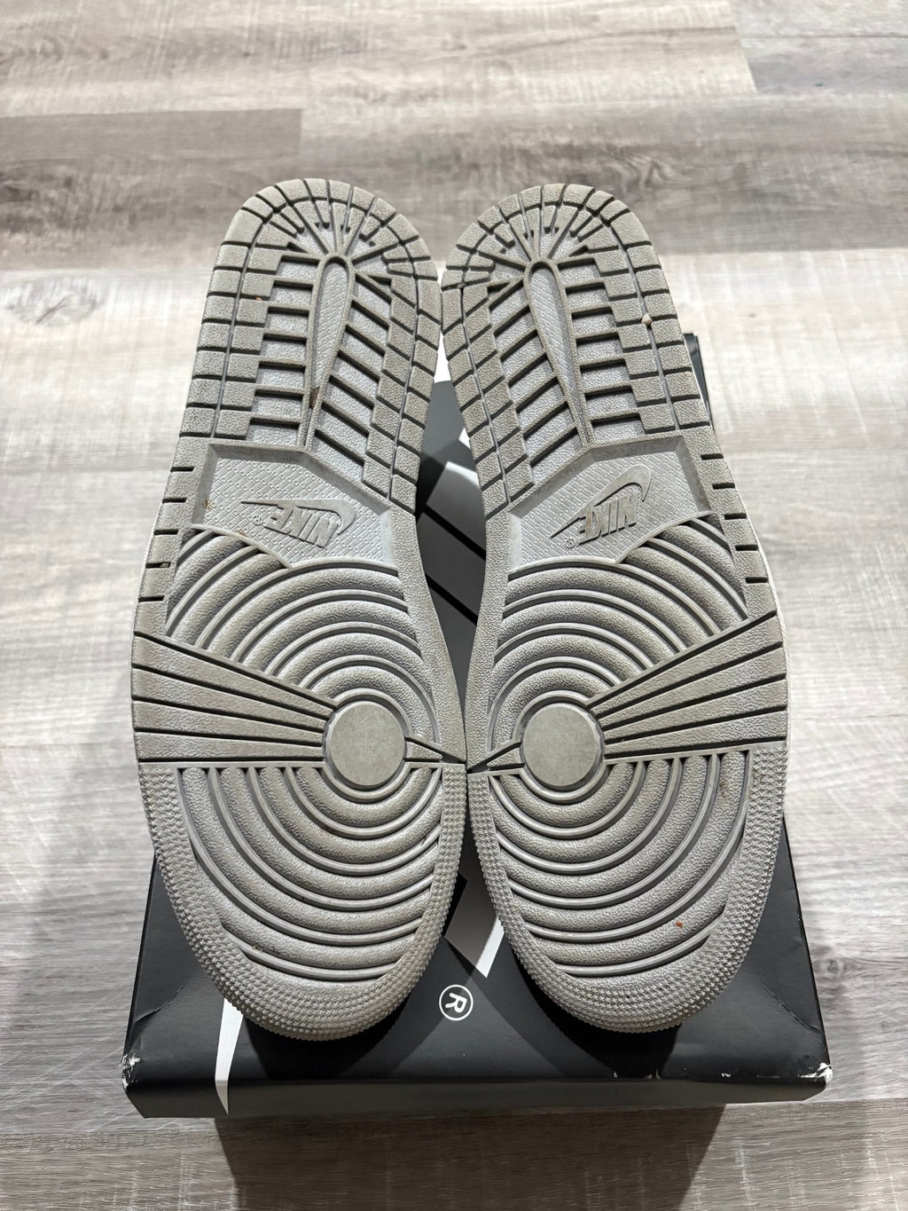 Jordan 1 Retro Low OG Barons