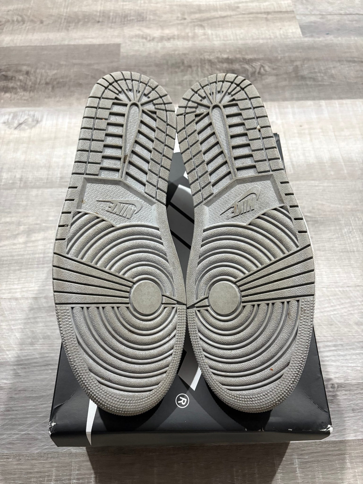Jordan 1 Retro Low OG Barons