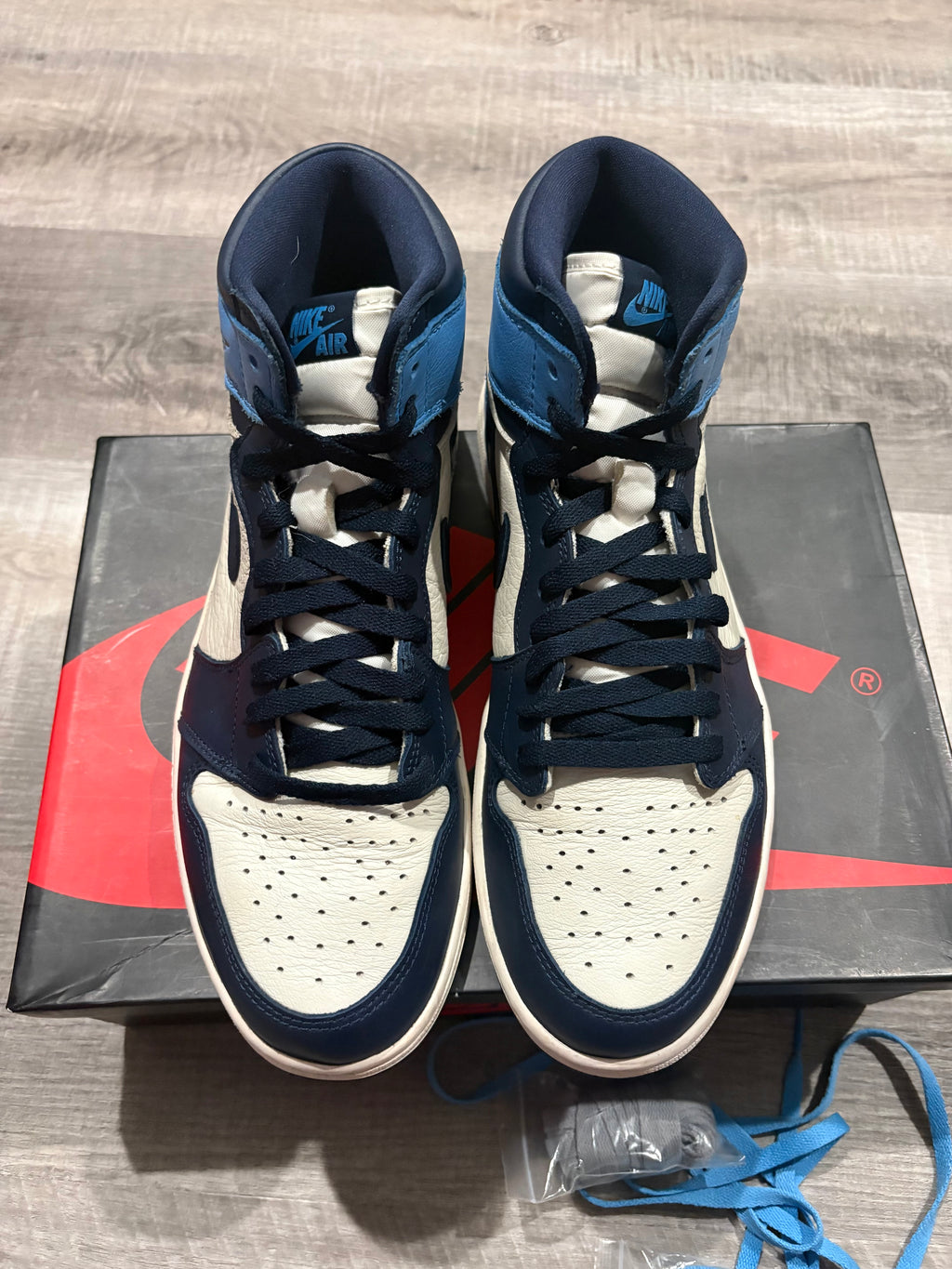 Jordan 1 Retro High Obsidian