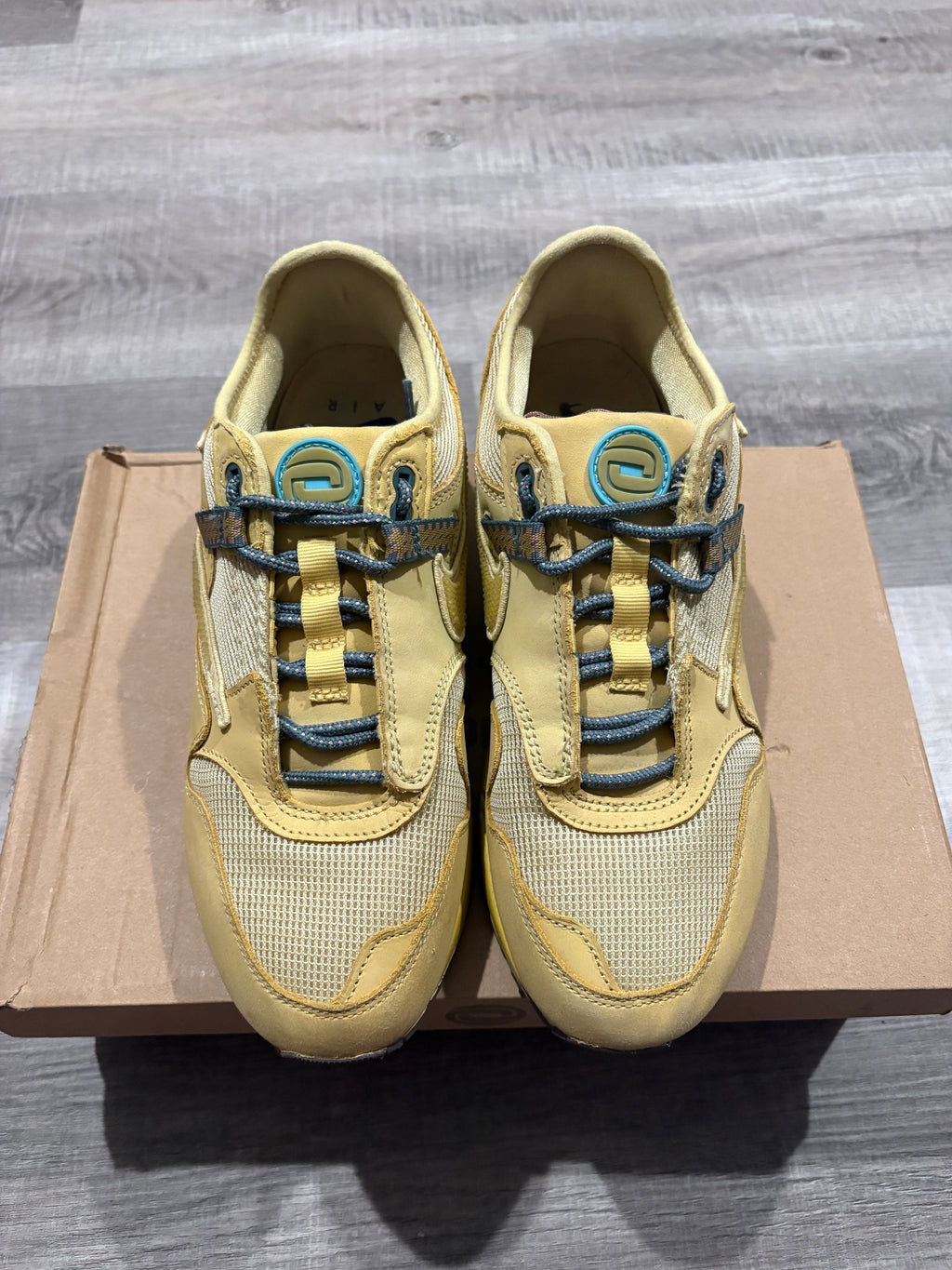 Nike Air Max 1 Travis Scott Cactus Jack Saturn Gold