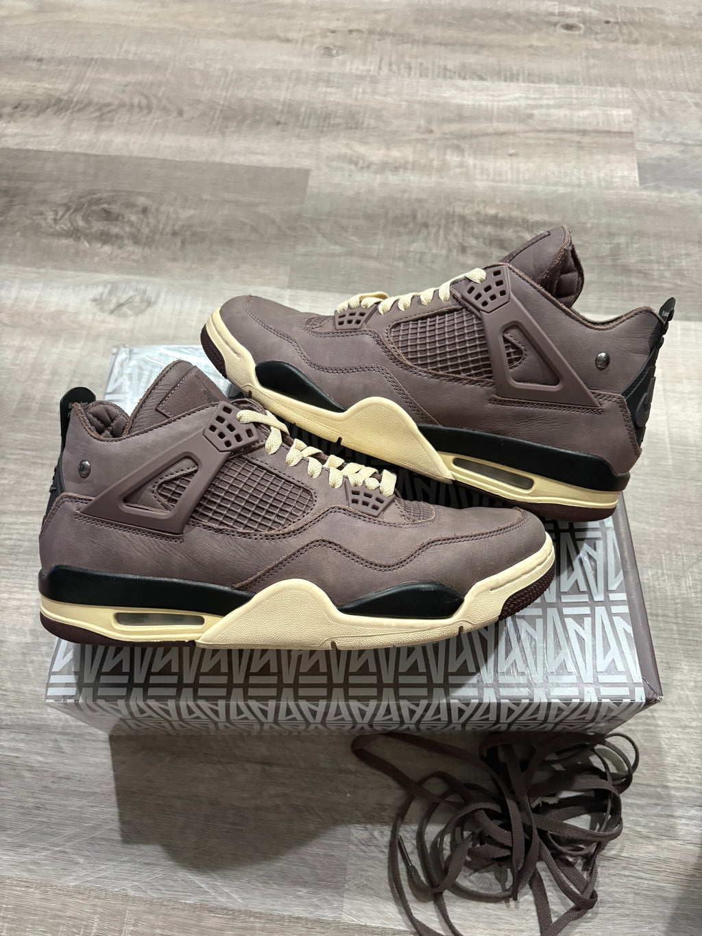 Jordan 4 Retro SP A Ma Maniére Violet Ore