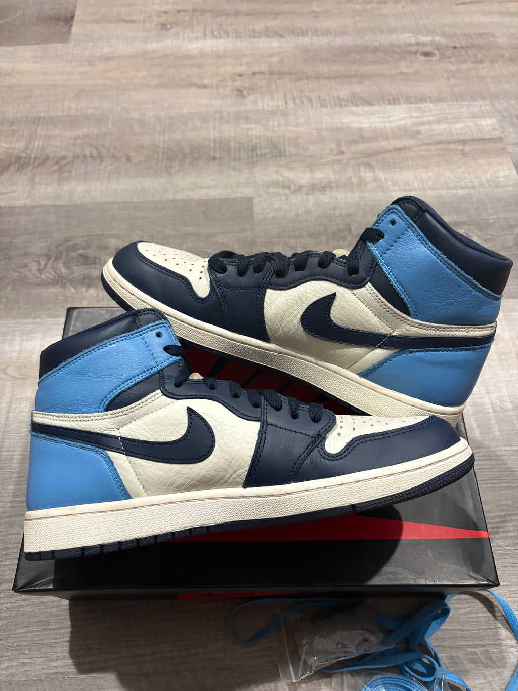 Jordan 1 Retro High Obsidian