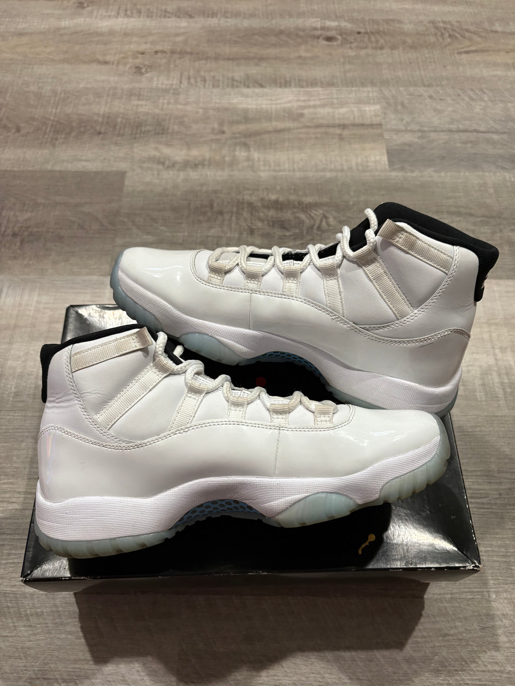 Jordan 11 Retro Legend Blue (2024)